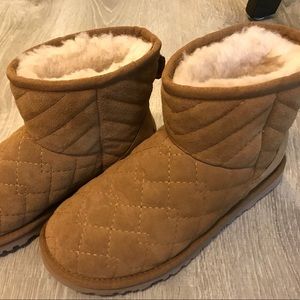 UGG Arden Chestnut Classic Mini, size 5